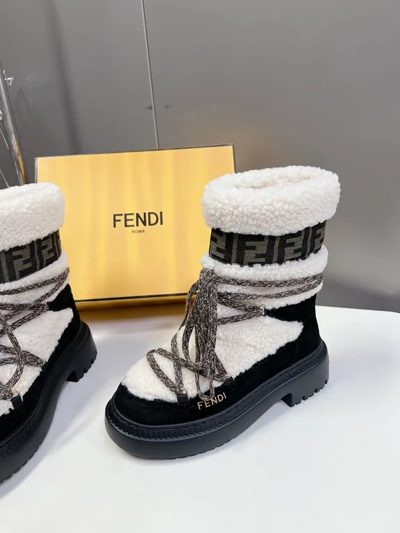 Fendi Shoe 